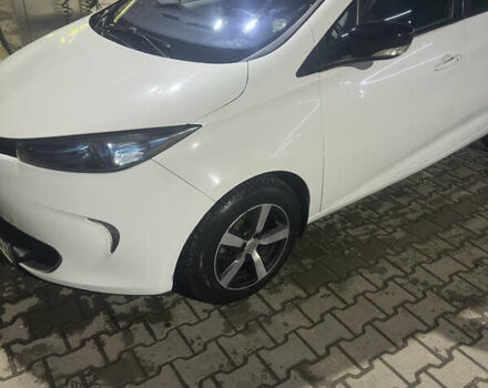 Белый Рено Зое, объемом двигателя 0 л и пробегом 162 тыс. км за 6500 $, фото 6 на Automoto.ua