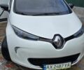 Белый Рено Зое, объемом двигателя 0 л и пробегом 110 тыс. км за 7026 $, фото 1 на Automoto.ua