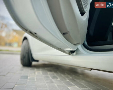 Білий Рено Зое, об'ємом двигуна 0 л та пробігом 160 тис. км за 7500 $, фото 18 на Automoto.ua
