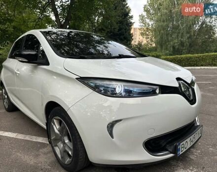 Белый Рено Зое, объемом двигателя 0 л и пробегом 132 тыс. км за 5950 $, фото 1 на Automoto.ua