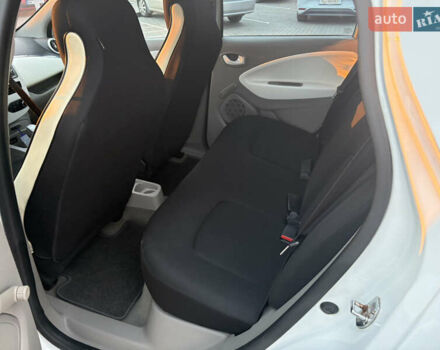 Белый Рено Зое, объемом двигателя 0 л и пробегом 94 тыс. км за 6200 $, фото 8 на Automoto.ua