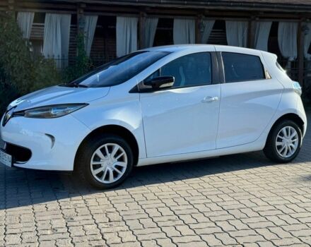 Белый Рено Зое, объемом двигателя 0 л и пробегом 98 тыс. км за 5250 $, фото 2 на Automoto.ua