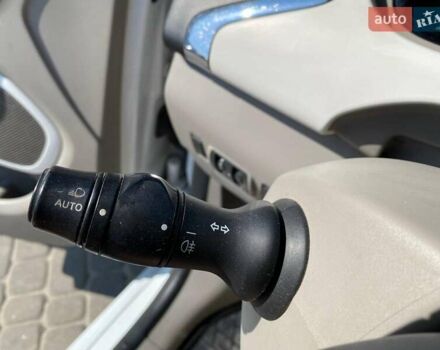 Білий Рено Зое, об'ємом двигуна 0 л та пробігом 91 тис. км за 6940 $, фото 22 на Automoto.ua