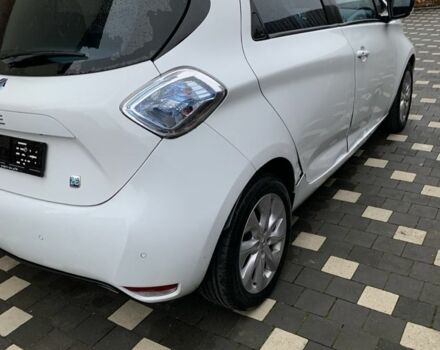 Білий Рено Зое, об'ємом двигуна 0 л та пробігом 68 тис. км за 5800 $, фото 7 на Automoto.ua