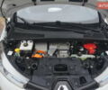 Белый Рено Зое, объемом двигателя 0 л и пробегом 102 тыс. км за 6777 $, фото 49 на Automoto.ua