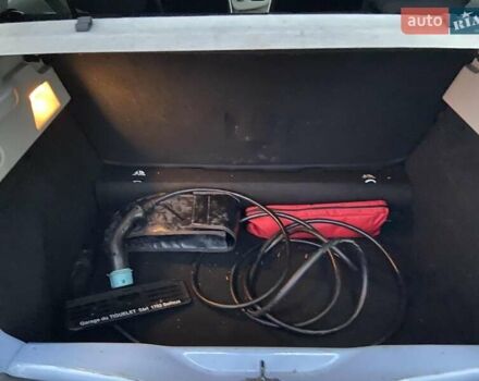 Білий Рено Зое, об'ємом двигуна 0 л та пробігом 150 тис. км за 5700 $, фото 9 на Automoto.ua