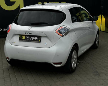 Белый Рено Зое, объемом двигателя 0 л и пробегом 90 тыс. км за 6400 $, фото 14 на Automoto.ua