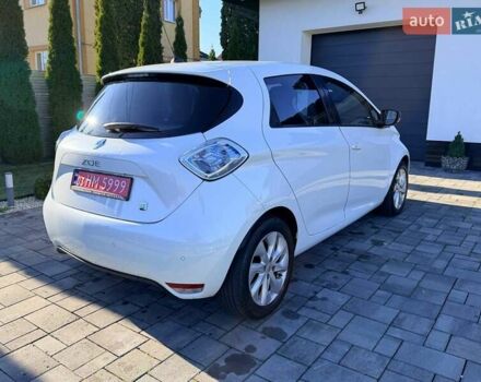 Белый Рено Зое, объемом двигателя 0 л и пробегом 106 тыс. км за 6250 $, фото 7 на Automoto.ua