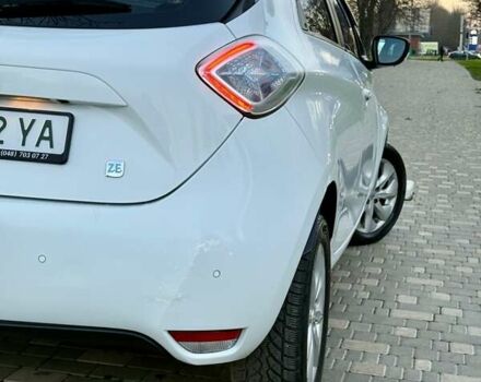 Белый Рено Зое, объемом двигателя 0 л и пробегом 147 тыс. км за 5999 $, фото 13 на Automoto.ua