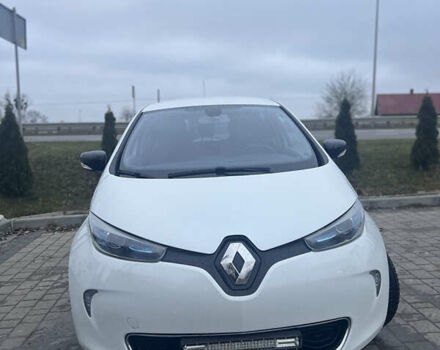 Белый Рено Зое, объемом двигателя 0 л и пробегом 90 тыс. км за 6950 $, фото 2 на Automoto.ua