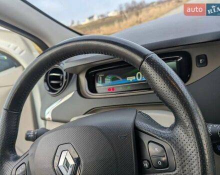 Белый Рено Зое, объемом двигателя 0 л и пробегом 85 тыс. км за 6900 $, фото 31 на Automoto.ua