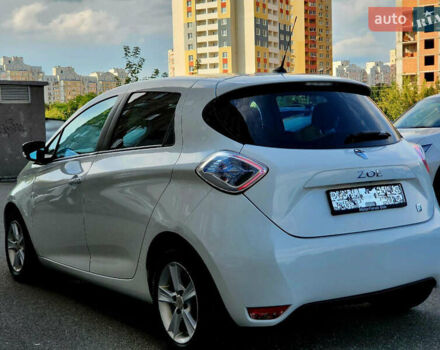 Белый Рено Зое, объемом двигателя 0 л и пробегом 131 тыс. км за 6400 $, фото 6 на Automoto.ua