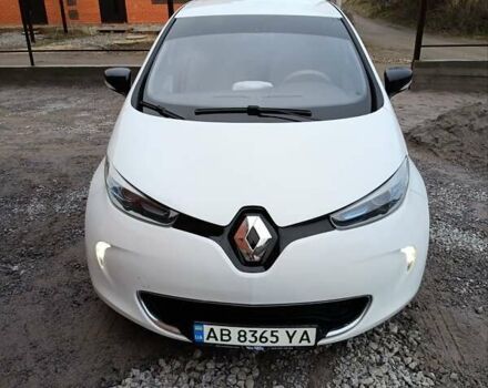 Белый Рено Зое, объемом двигателя 0 л и пробегом 240 тыс. км за 5999 $, фото 13 на Automoto.ua