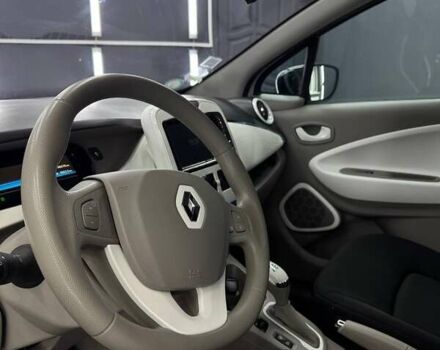 Белый Рено Зое, объемом двигателя 0 л и пробегом 89 тыс. км за 6700 $, фото 13 на Automoto.ua