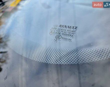 Білий Рено Зое, об'ємом двигуна 0 л та пробігом 160 тис. км за 7500 $, фото 10 на Automoto.ua