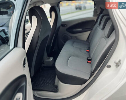 Білий Рено Зое, об'ємом двигуна 0 л та пробігом 160 тис. км за 7500 $, фото 30 на Automoto.ua