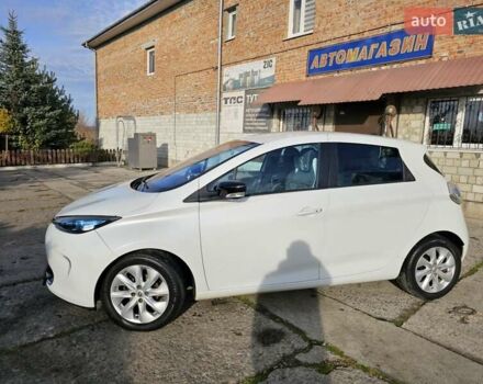 Белый Рено Зое, объемом двигателя 0 л и пробегом 99 тыс. км за 6700 $, фото 4 на Automoto.ua