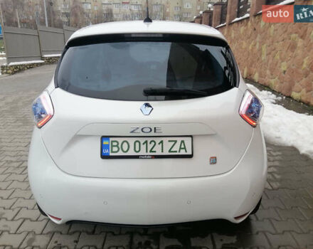 Белый Рено Зое, объемом двигателя 0 л и пробегом 145 тыс. км за 8200 $, фото 4 на Automoto.ua