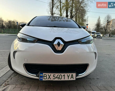 Белый Рено Зое, объемом двигателя 0 л и пробегом 127 тыс. км за 5800 $, фото 3 на Automoto.ua