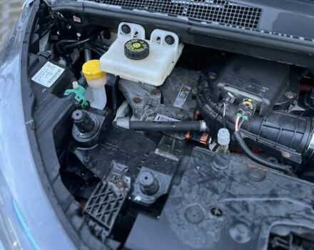 Белый Рено Зое, объемом двигателя 0 л и пробегом 159 тыс. км за 7600 $, фото 29 на Automoto.ua