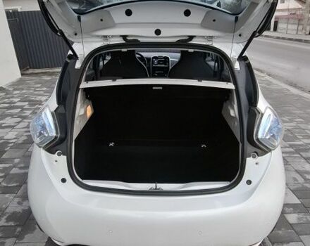 Белый Рено Зое, объемом двигателя 0 л и пробегом 106 тыс. км за 6300 $, фото 7 на Automoto.ua