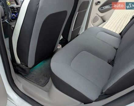 Білий Рено Зое, об'ємом двигуна 0 л та пробігом 85 тис. км за 6995 $, фото 22 на Automoto.ua