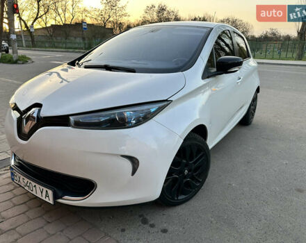Белый Рено Зое, объемом двигателя 0 л и пробегом 127 тыс. км за 5800 $, фото 5 на Automoto.ua