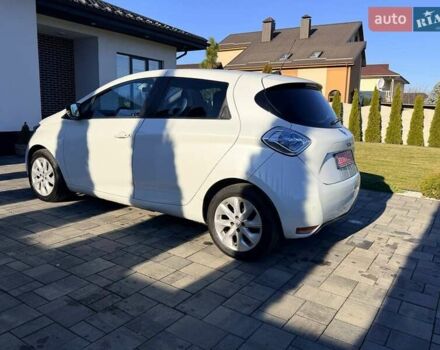 Белый Рено Зое, объемом двигателя 0 л и пробегом 106 тыс. км за 6250 $, фото 4 на Automoto.ua