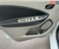 Белый Рено Зое, объемом двигателя 0 л и пробегом 132 тыс. км за 5950 $, фото 11 на Automoto.ua