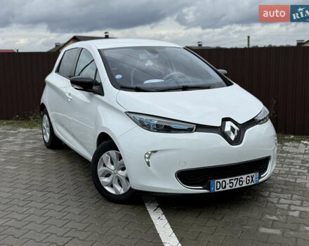 Белый Рено Зое, объемом двигателя 0 л и пробегом 32 тыс. км за 6600 $, фото 5 на Automoto.ua