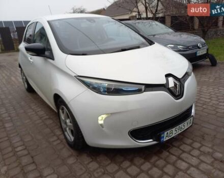 Белый Рено Зое, объемом двигателя 0 л и пробегом 110 тыс. км за 7000 $, фото 2 на Automoto.ua