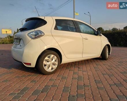 Білий Рено Зое, об'ємом двигуна 0 л та пробігом 100 тис. км за 11999 $, фото 9 на Automoto.ua