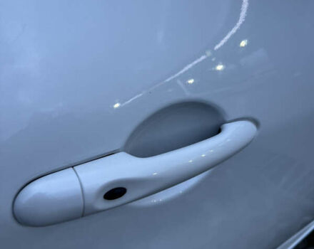 Белый Рено Зое, объемом двигателя 0 л и пробегом 159 тыс. км за 7600 $, фото 7 на Automoto.ua