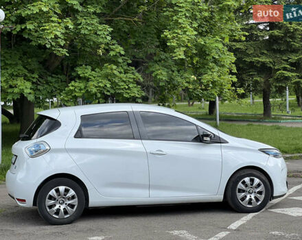 Білий Рено Зое, об'ємом двигуна 0 л та пробігом 82 тис. км за 7650 $, фото 13 на Automoto.ua