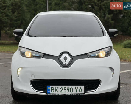 Белый Рено Зое, объемом двигателя 0 л и пробегом 82 тыс. км за 6900 $, фото 6 на Automoto.ua
