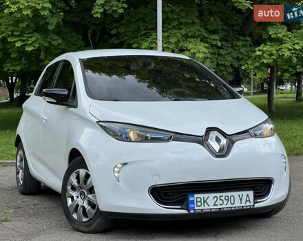 Білий Рено Зое, об'ємом двигуна 0 л та пробігом 82 тис. км за 7650 $, фото 7 на Automoto.ua