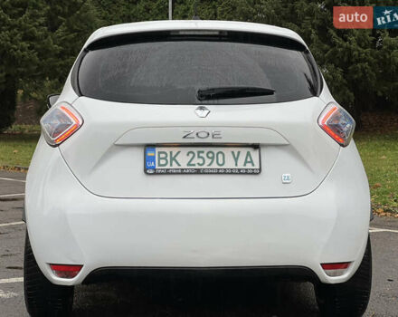 Белый Рено Зое, объемом двигателя 0 л и пробегом 82 тыс. км за 6900 $, фото 18 на Automoto.ua