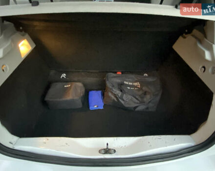 Белый Рено Зое, объемом двигателя 0 л и пробегом 159 тыс. км за 7550 $, фото 16 на Automoto.ua