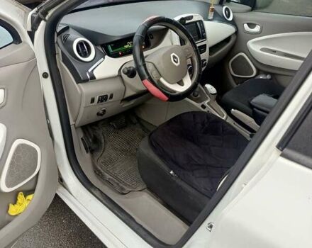 Білий Рено Зое, об'ємом двигуна 0 л та пробігом 153 тис. км за 6600 $, фото 4 на Automoto.ua