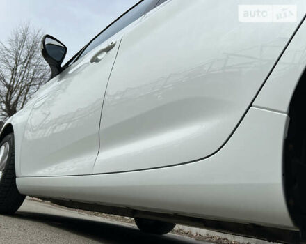 Белый Рено Зое, объемом двигателя 0 л и пробегом 98 тыс. км за 7500 $, фото 5 на Automoto.ua