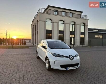 Белый Рено Зое, объемом двигателя 0 л и пробегом 93 тыс. км за 8000 $, фото 8 на Automoto.ua