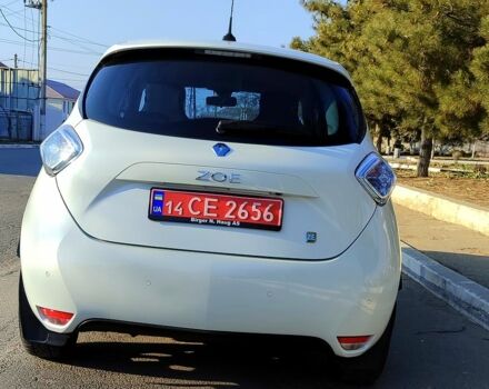 Белый Рено Зое, объемом двигателя 65 л и пробегом 110 тыс. км за 6200 $, фото 2 на Automoto.ua