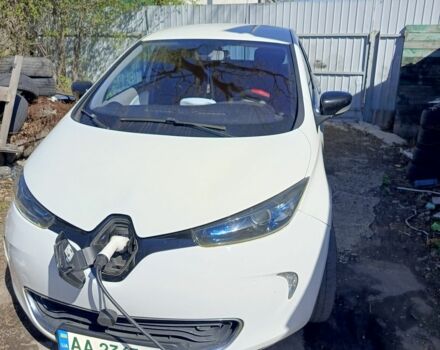 Белый Рено Зое, объемом двигателя 0 л и пробегом 145 тыс. км за 4999 $, фото 6 на Automoto.ua