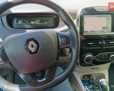 Белый Рено Зое, объемом двигателя 0 л и пробегом 100 тыс. км за 7300 $, фото 11 на Automoto.ua