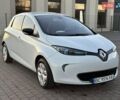 Белый Рено Зое, объемом двигателя 0 л и пробегом 93 тыс. км за 8000 $, фото 4 на Automoto.ua