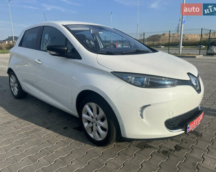 Белый Рено Зое, объемом двигателя 0 л и пробегом 62 тыс. км за 6999 $, фото 11 на Automoto.ua