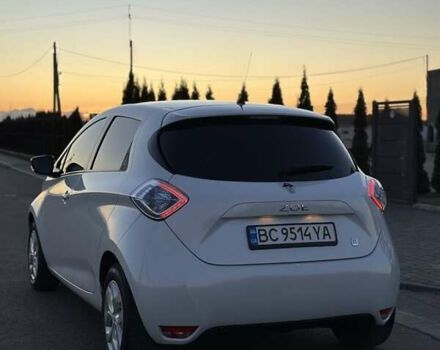 Белый Рено Зое, объемом двигателя 0 л и пробегом 93 тыс. км за 8000 $, фото 26 на Automoto.ua