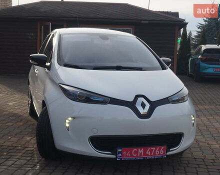 Белый Рено Зое, объемом двигателя 0 л и пробегом 86 тыс. км за 7200 $, фото 3 на Automoto.ua