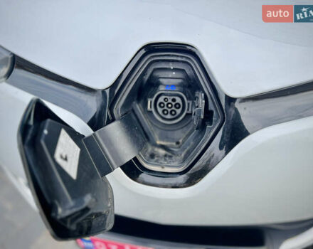 Білий Рено Зое, об'ємом двигуна 0 л та пробігом 160 тис. км за 7500 $, фото 13 на Automoto.ua