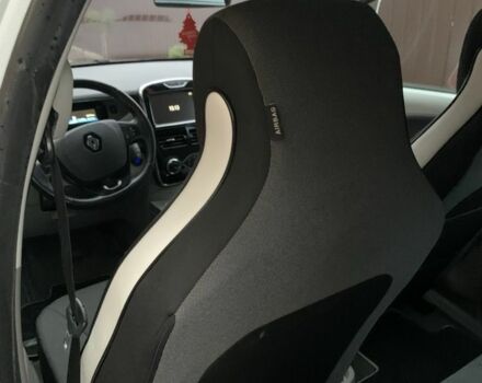 Білий Рено Зое, об'ємом двигуна 0 л та пробігом 68 тис. км за 5800 $, фото 16 на Automoto.ua